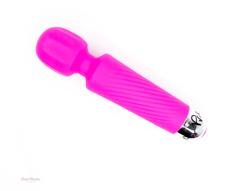 Payton Preslee Very Used Pink Vibrator - FANS UTOPIA