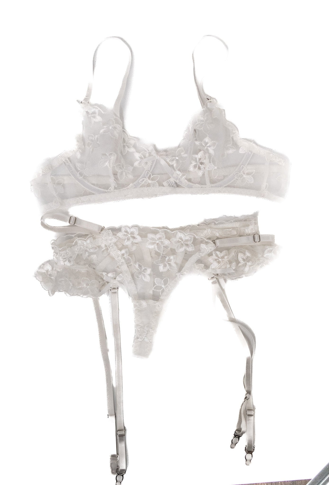 Tru Kait White Floral Set