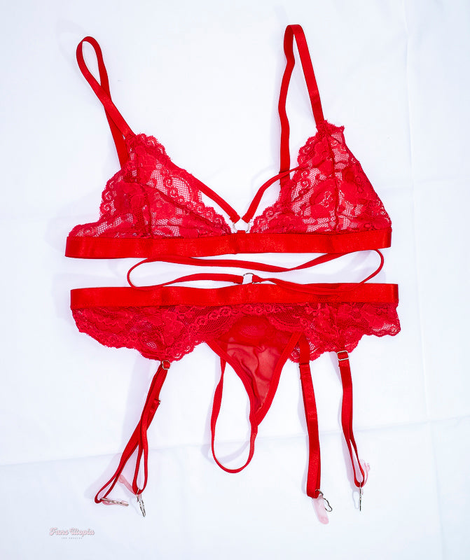Maya Woulfe Red Lace Lingerie Set - FANS UTOPIA