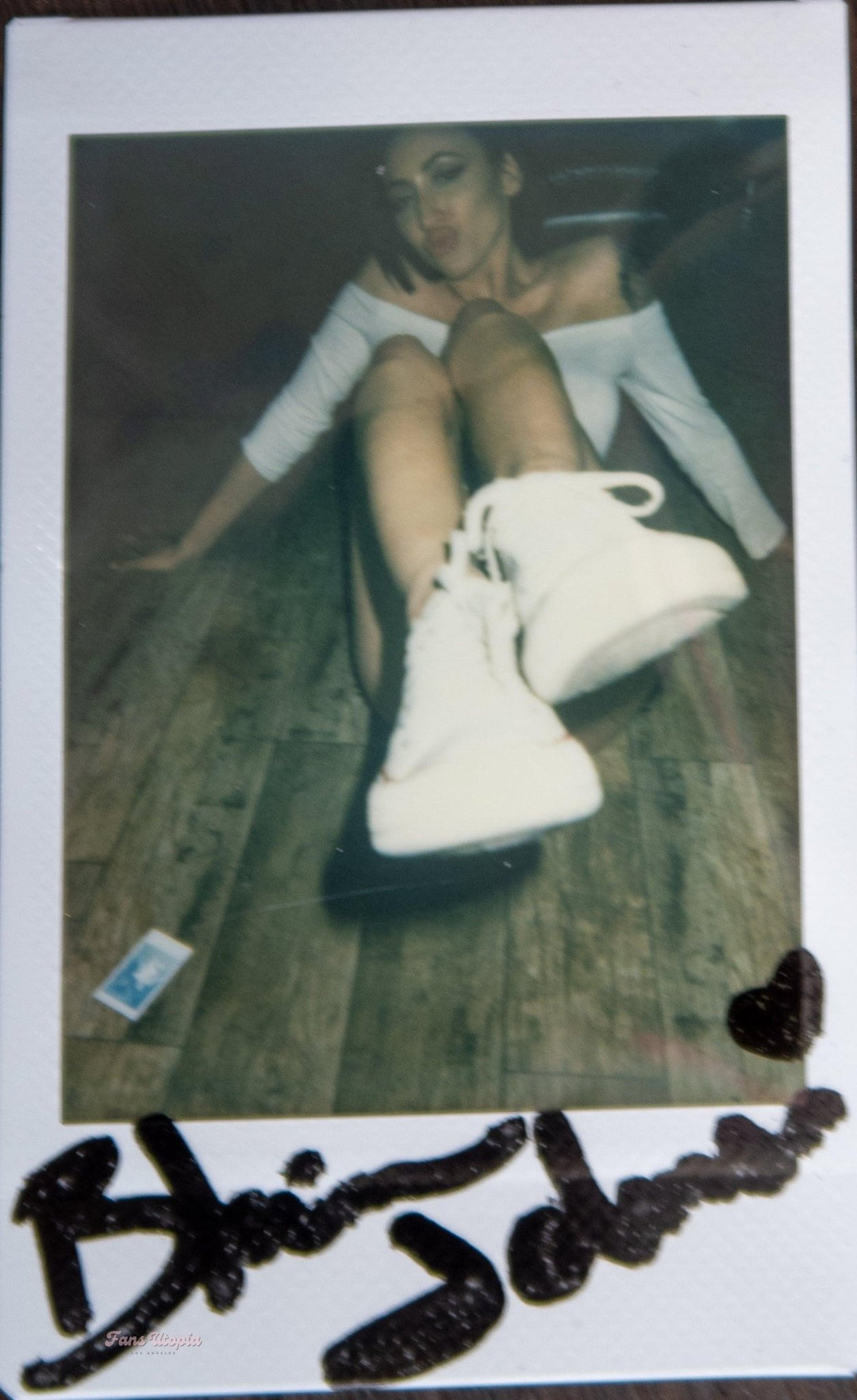 Blaire Johnson Autographed Fresh Converse & Socks + Polaroids - FANS UTOPIA