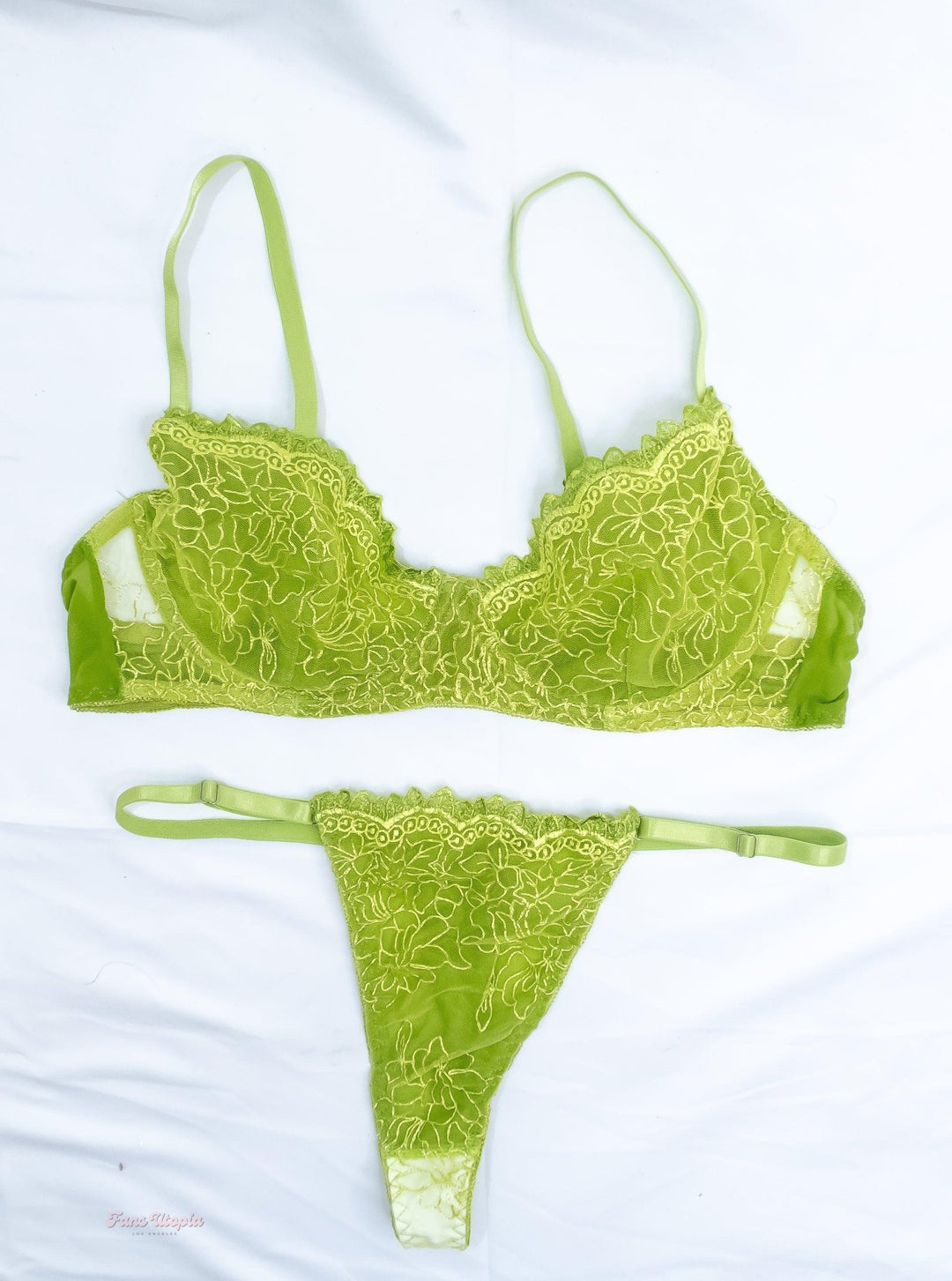 Brett Rossi Green Bra & Panties Set with Outfit + Signed Polaroid - FANS UTOPIA
