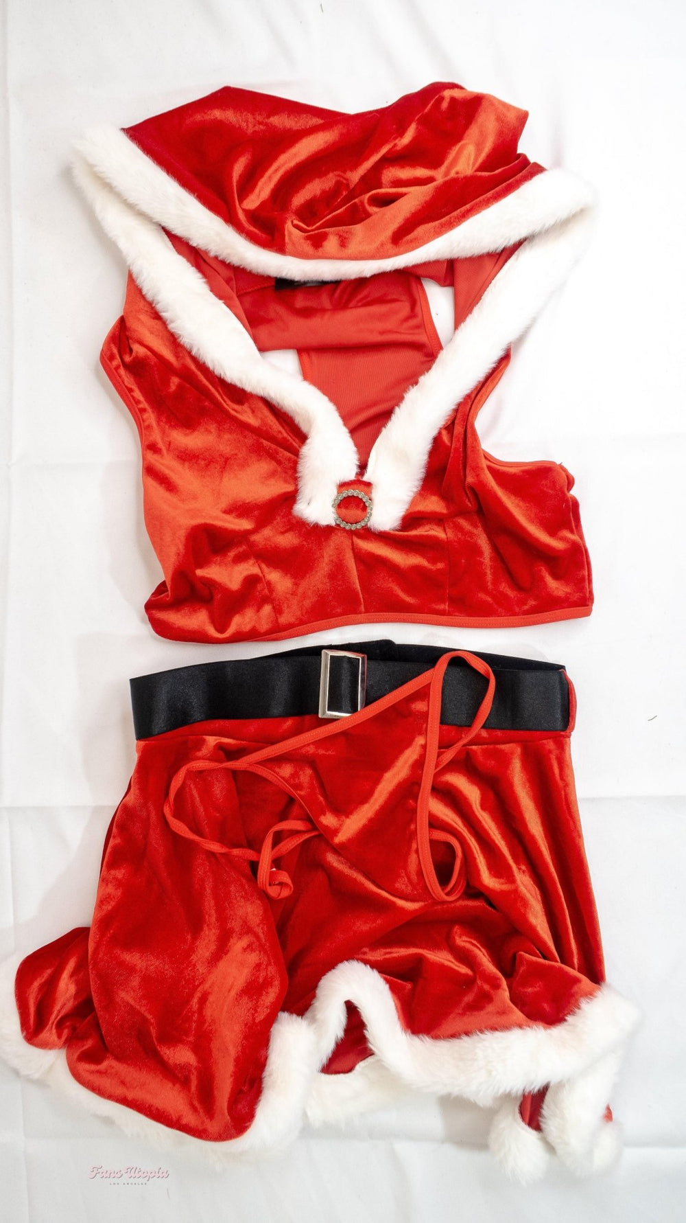 Cherie DeVille Red Santa Set + Signed Polaroids - FANS UTOPIA