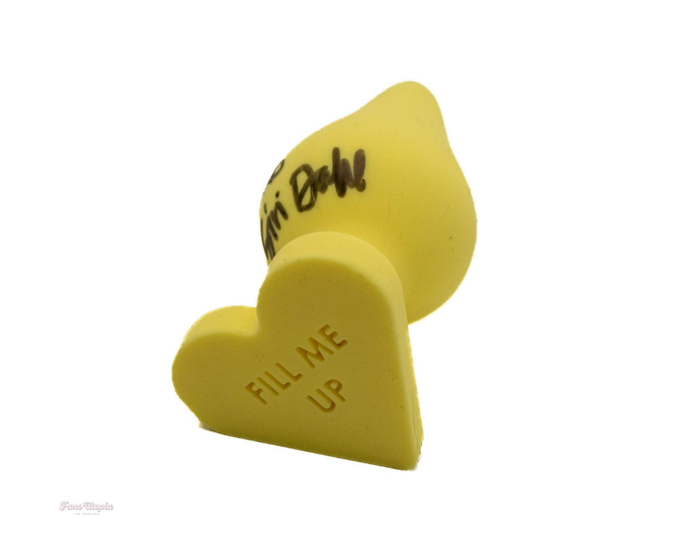 Siri Dahl Autographed Yellow Heart Plug - FANS UTOPIA
