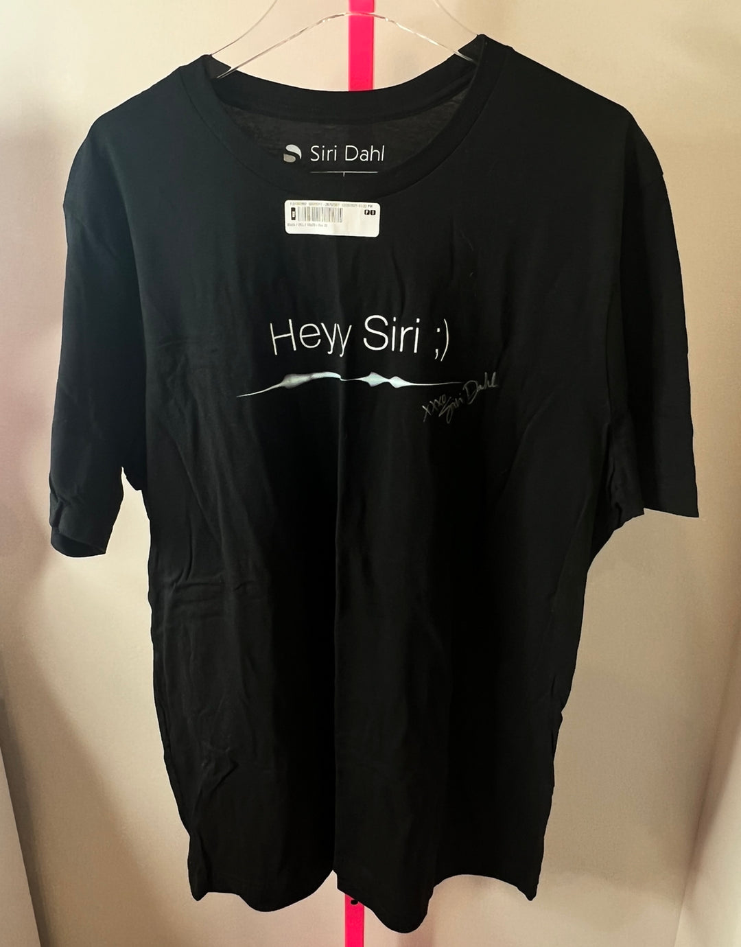 Siri Dahl Autographed Hey Siri T-Shirt - FANS UTOPIA