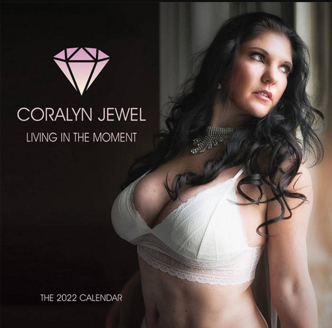 Coralyn Jewel Autographed 2022 Calendar - Fans Utopia